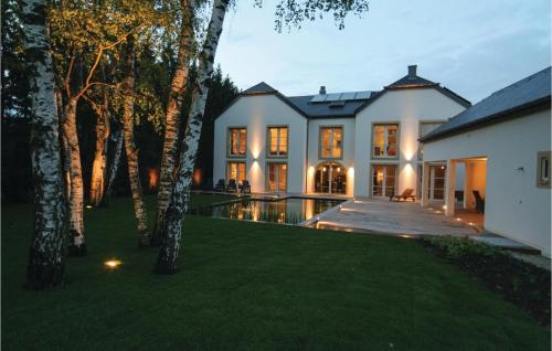 Stunning Home In Christnach With 4 Bedrooms, Sauna And Wifi